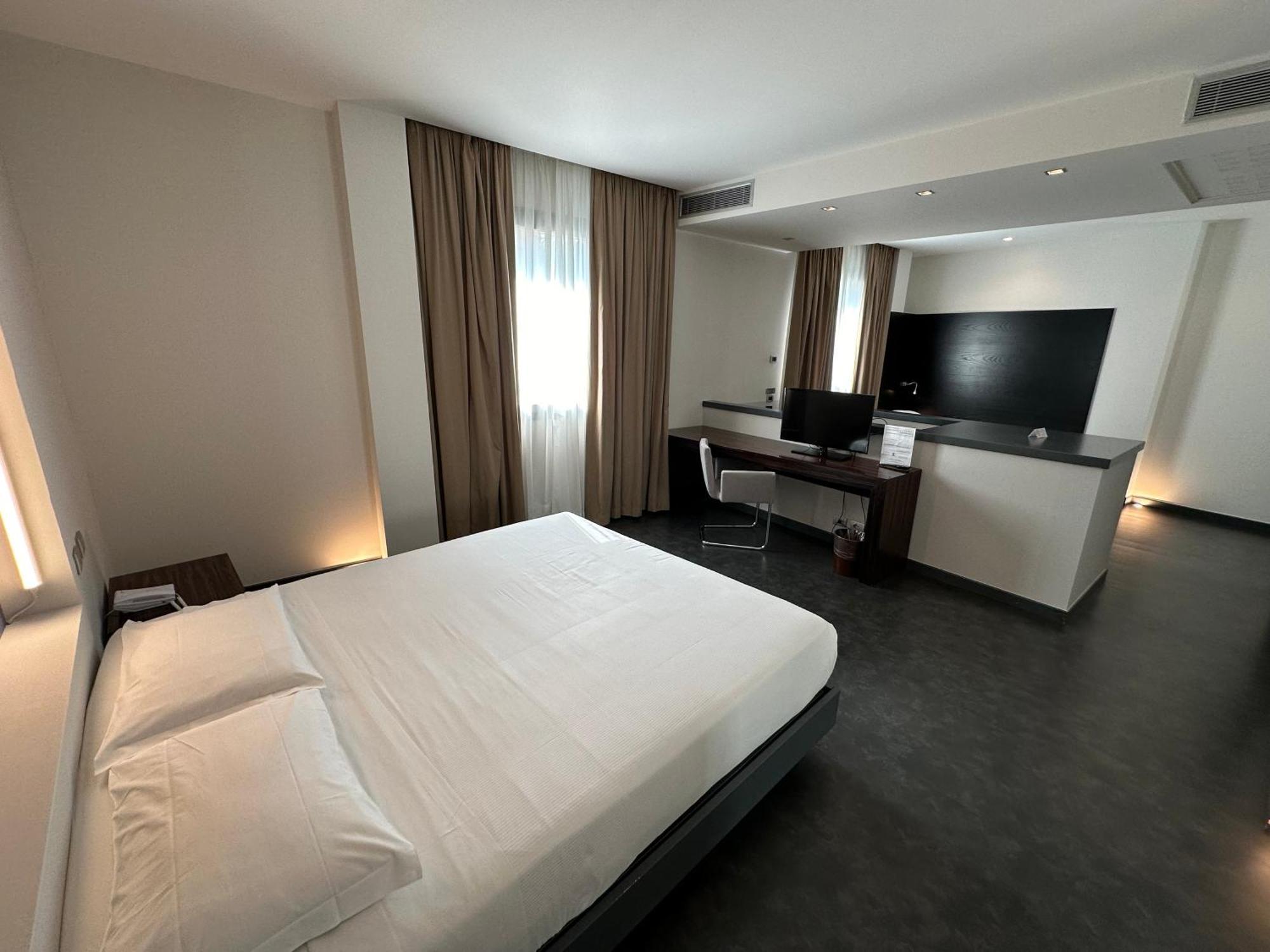 Hotel Cruise Lucino Eksteriør billede