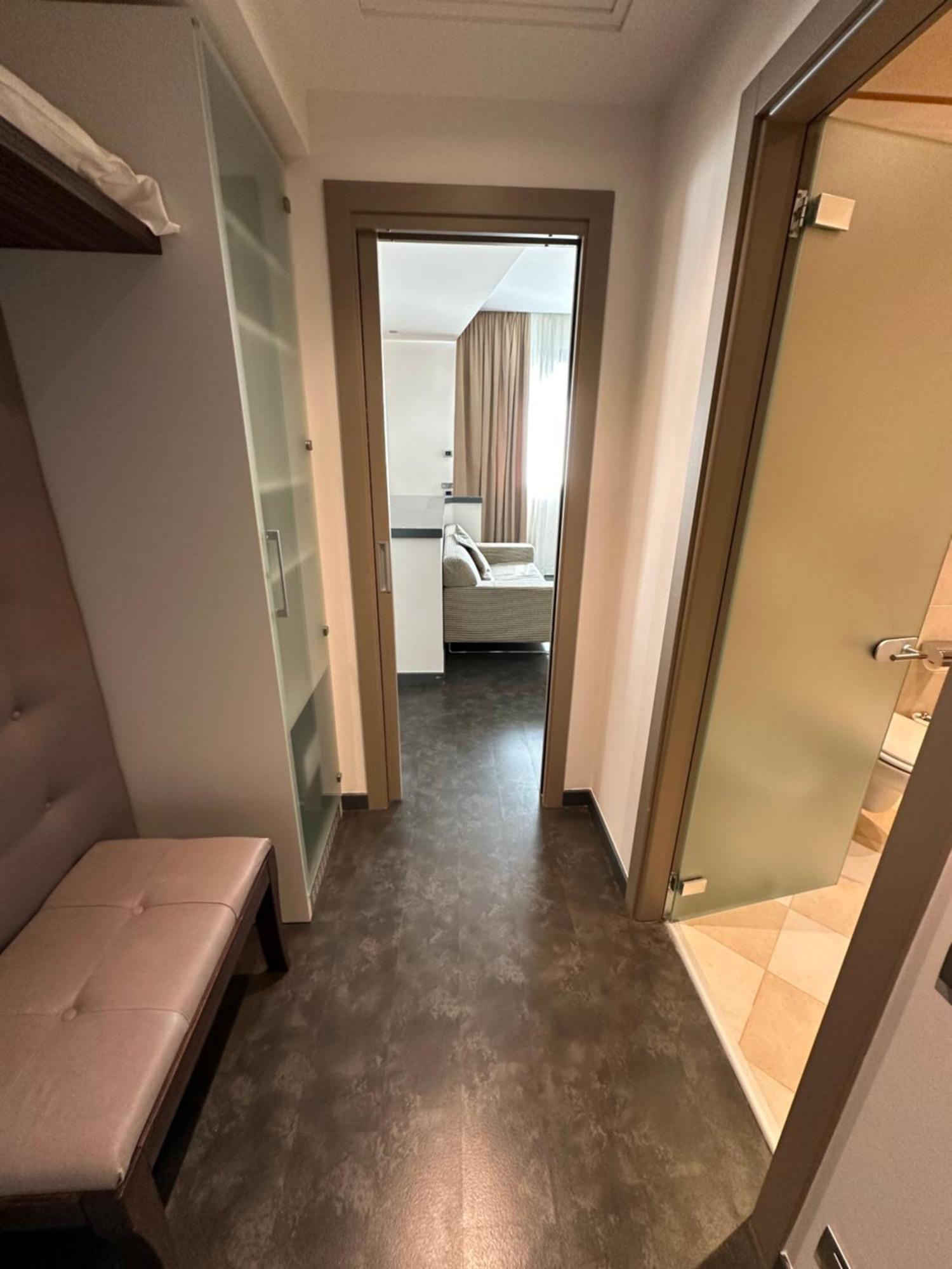 Hotel Cruise Lucino Eksteriør billede