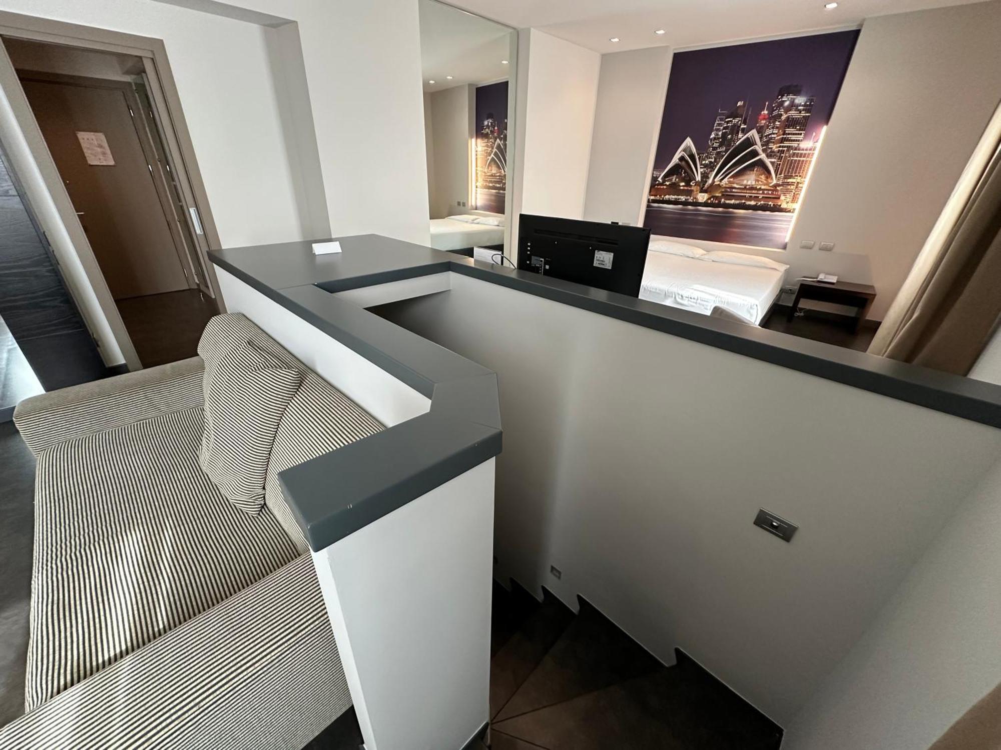 Hotel Cruise Lucino Eksteriør billede